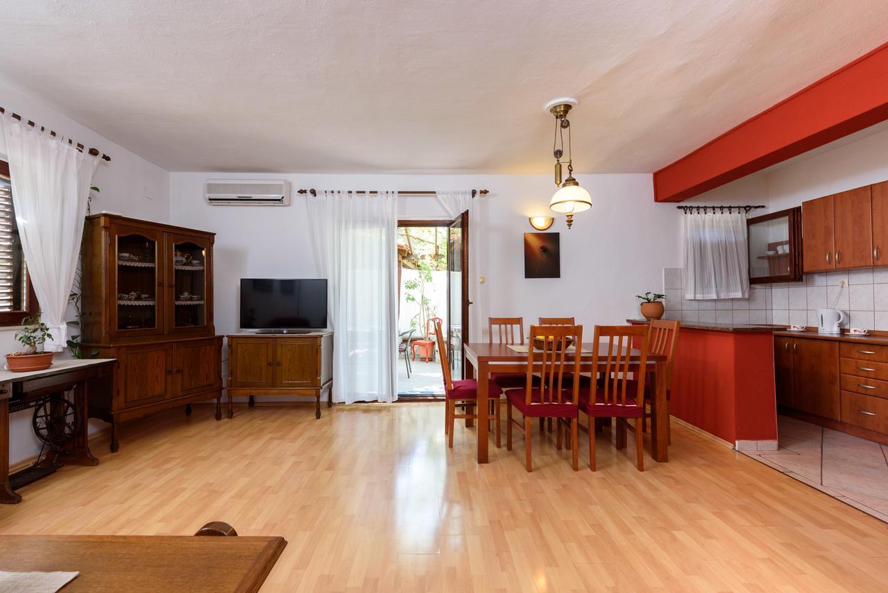 Aria Apartment